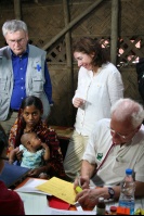 Präsidentin Gabriele Regina Overwiening informiert sich vor Ort über das Hilfsprojekt  img_7694_0_01